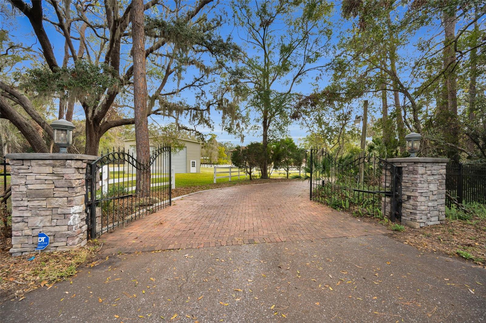 249 Dogwood, Tarpon Springs, FL 34688