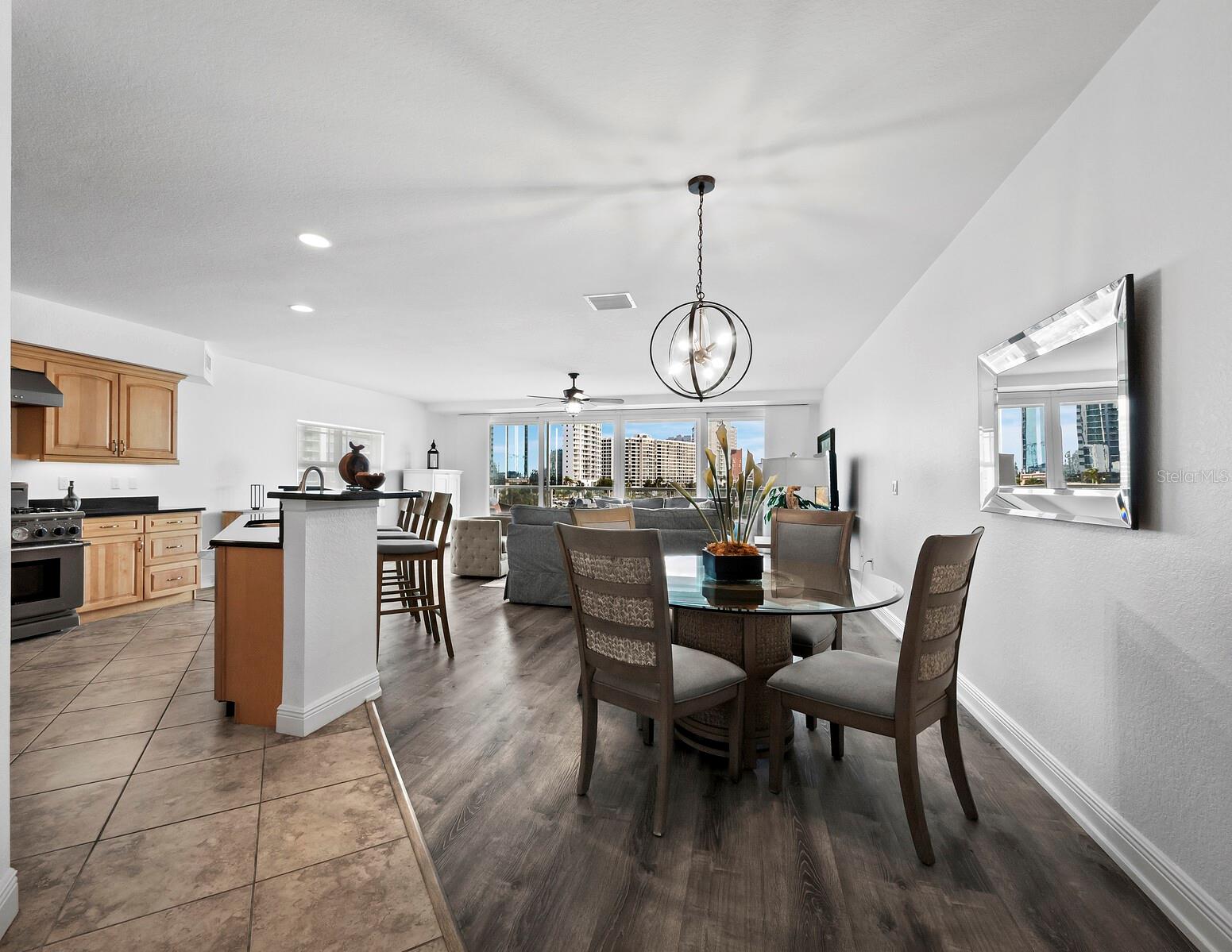 650 Golden Gate Unit 401, Sarasota, FL 34236