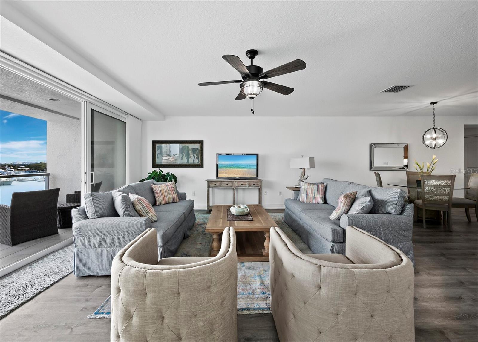 650 Golden Gate Unit 401, Sarasota, FL 34236