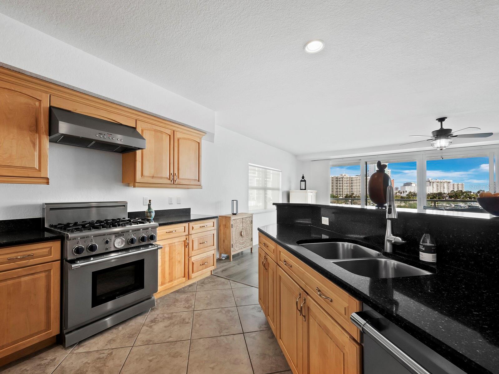 650 Golden Gate Unit 401, Sarasota, FL 34236