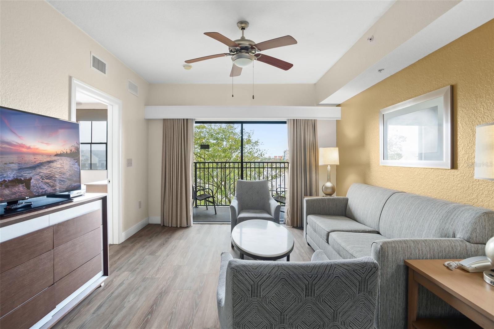 12538 Floridays Resort Unit 411, Orlando, FL 32821