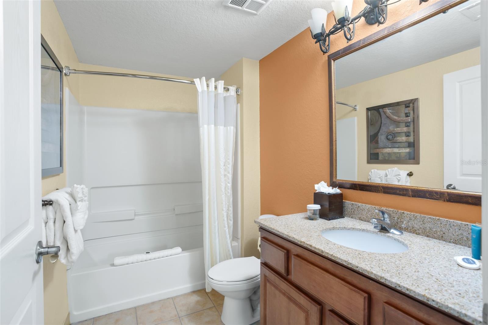 12538 Floridays Resort Unit 411, Orlando, FL 32821