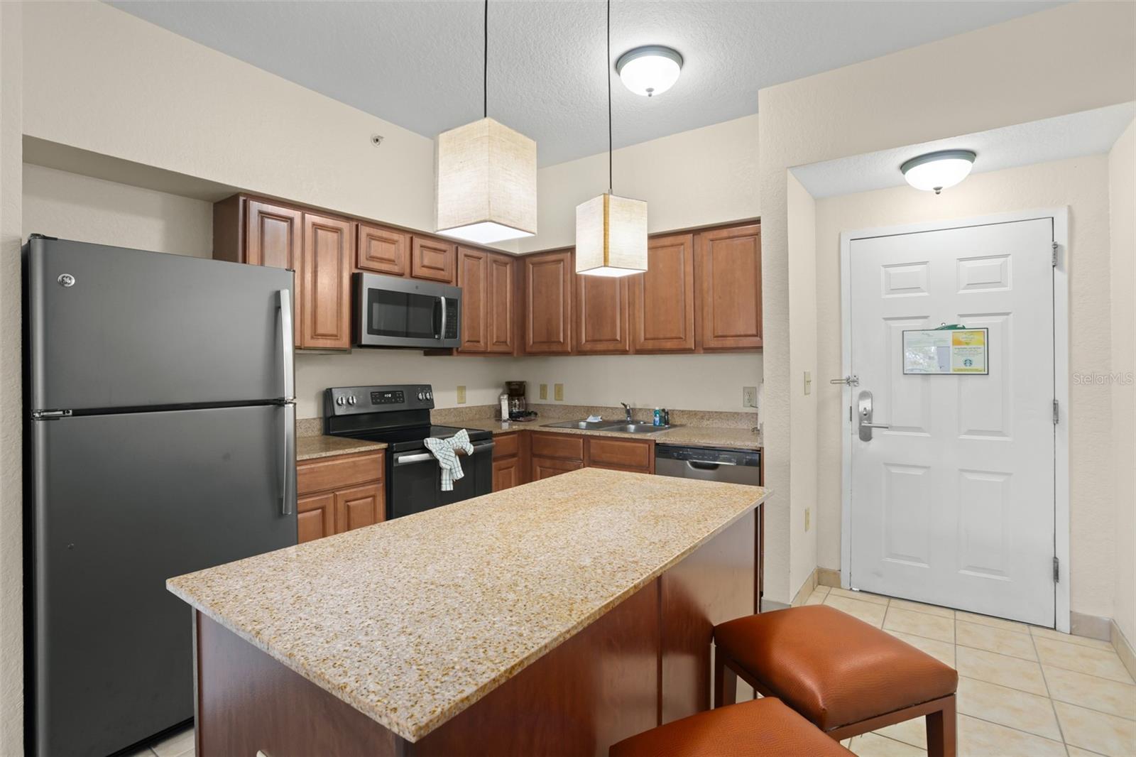12538 Floridays Resort Unit 411, Orlando, FL 32821