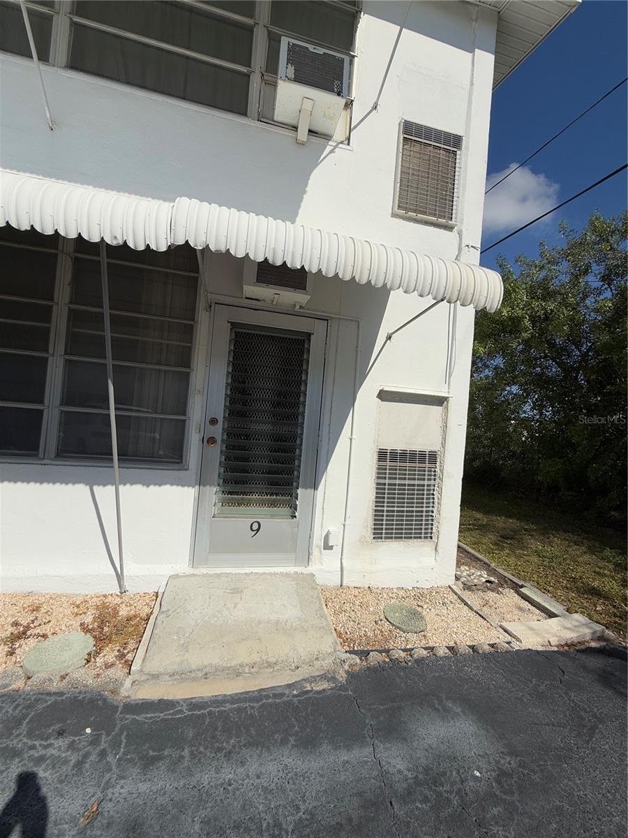 5895 18th Unit 9, St Petersburg, FL 33714