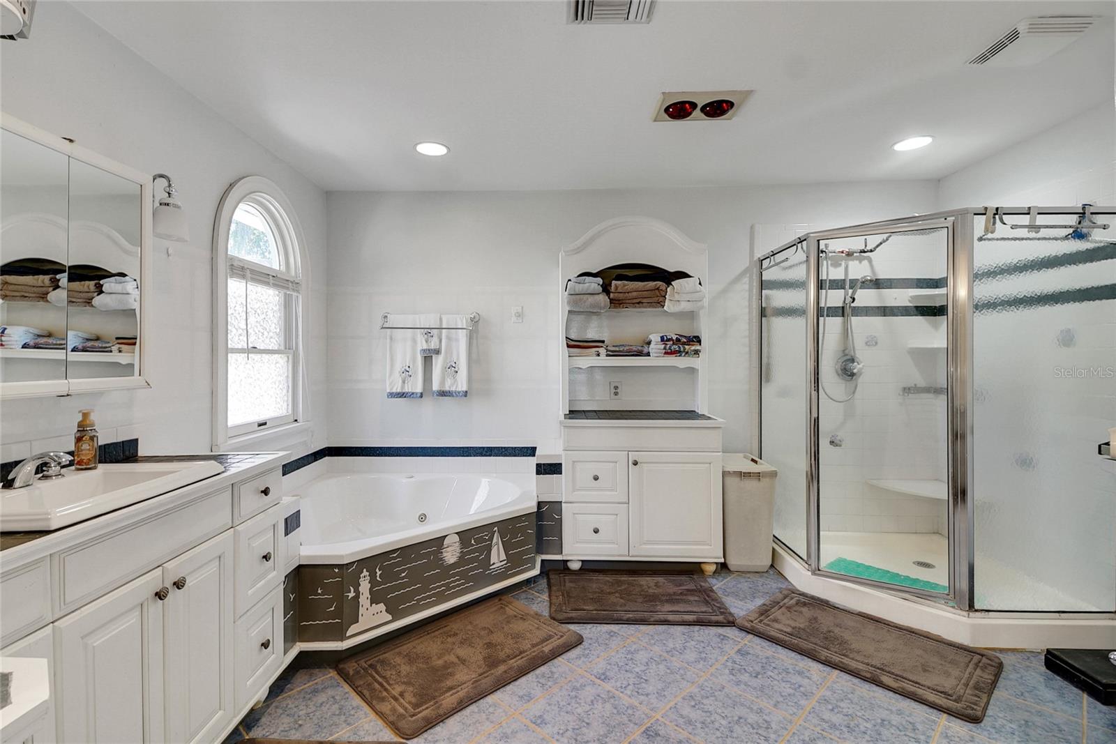 9210 County Road 48, Yalaha, FL 34797