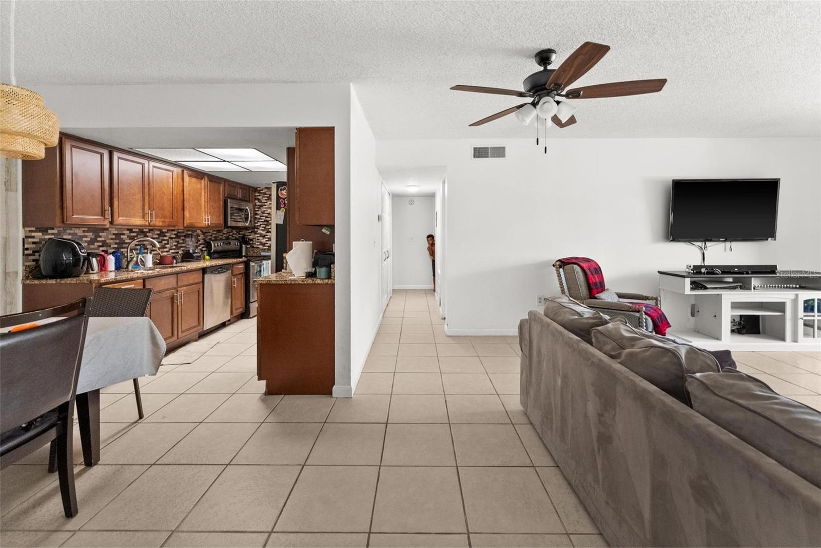 5201 Vineland Unit 112, Orlando, FL 32811