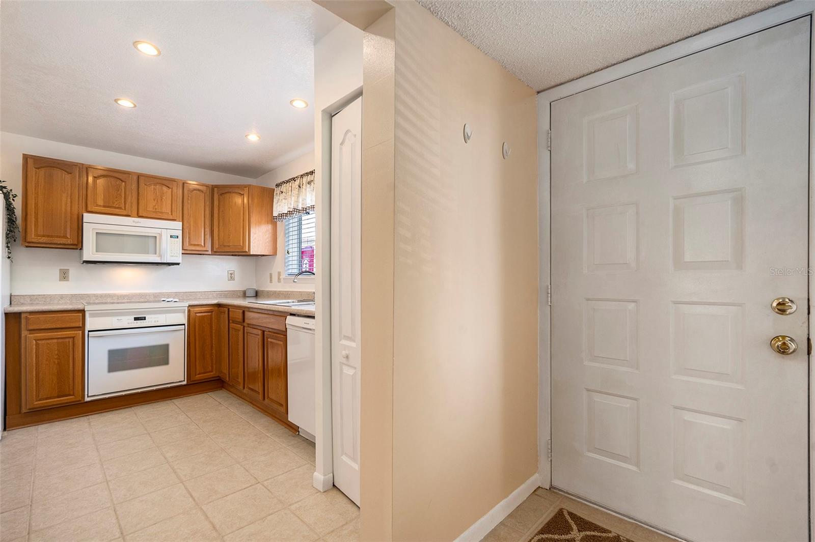 6311 Newtown Unit 11b2, Tampa, FL 33615