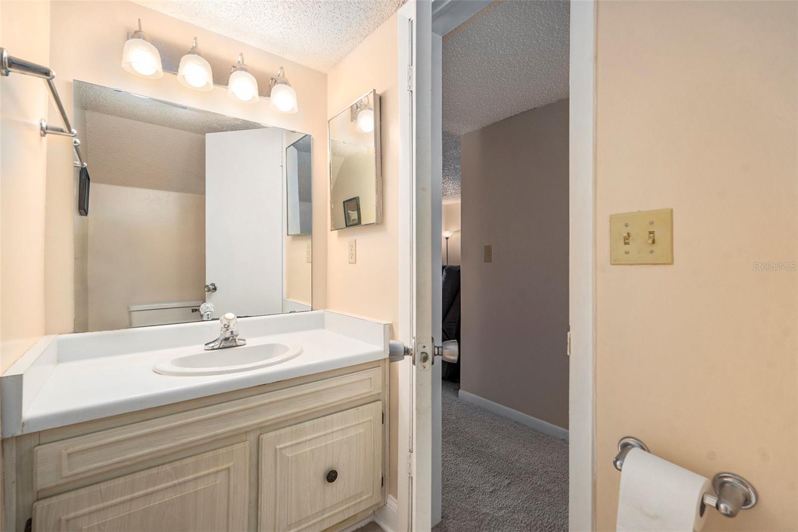6311 Newtown Unit 11b2, Tampa, FL 33615