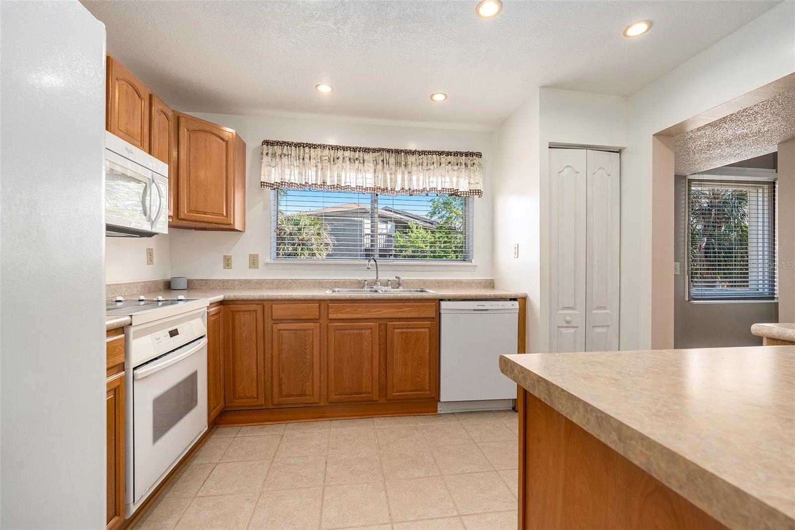 6311 Newtown Unit 11b2, Tampa, FL 33615