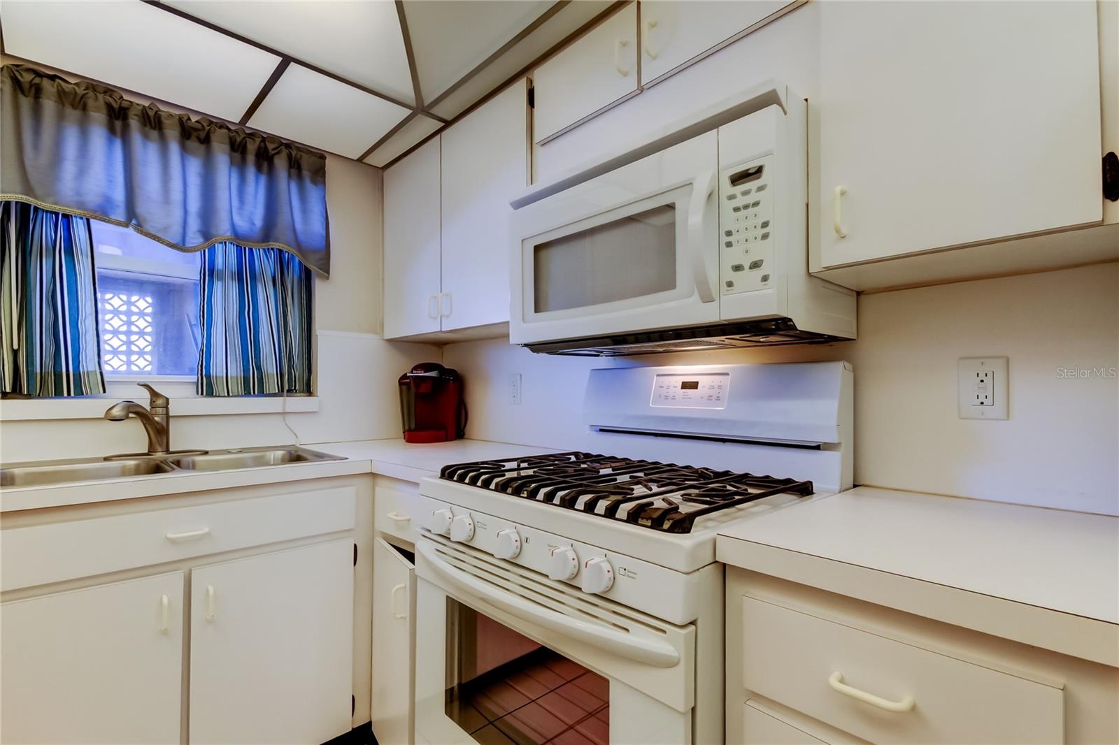 5521 80th Unit 315, St Petersburg, FL 33709