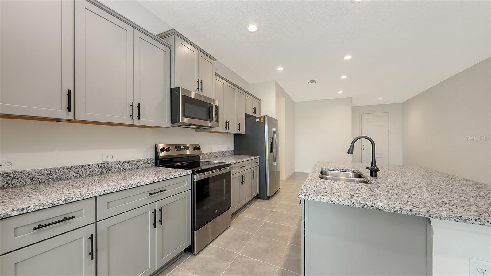 2360 Washington Palm, Bradenton, FL 34212