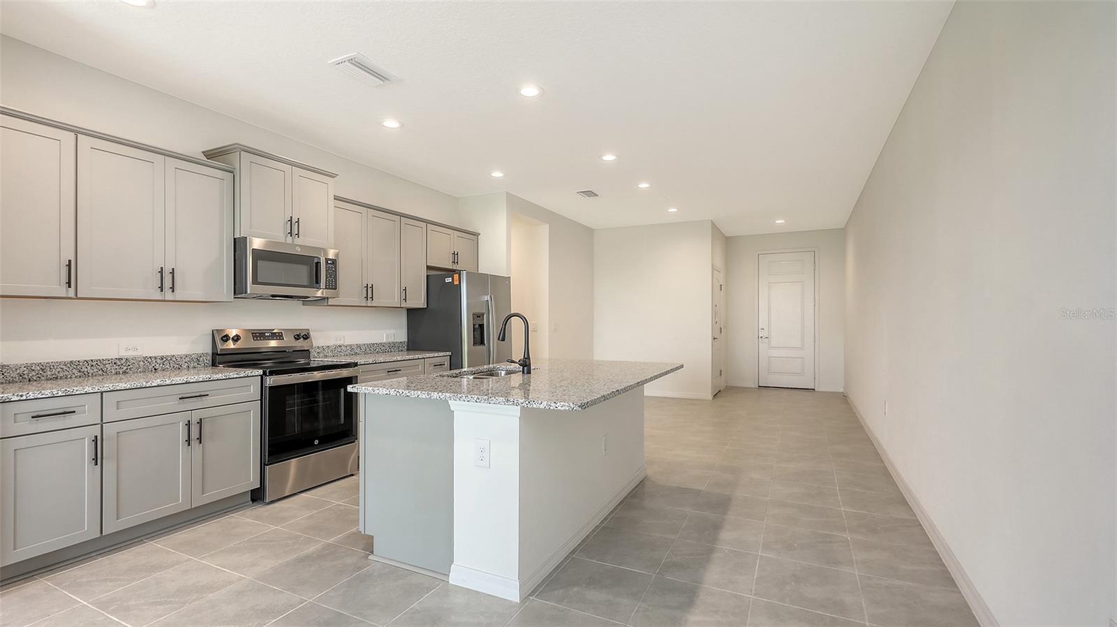 2360 Washington Palm, Bradenton, FL 34212