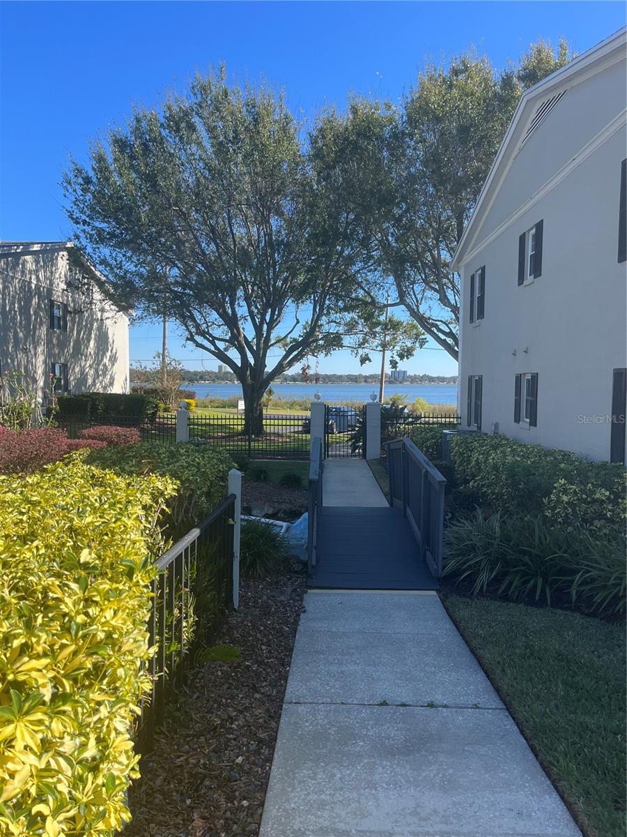 689 Lake Howard Unit 1e, Winter Haven, FL 33880