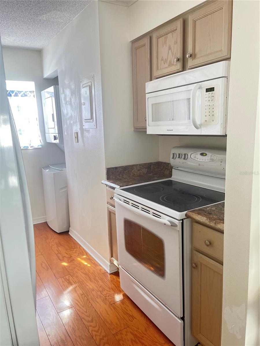 689 Lake Howard Unit 1e, Winter Haven, FL 33880