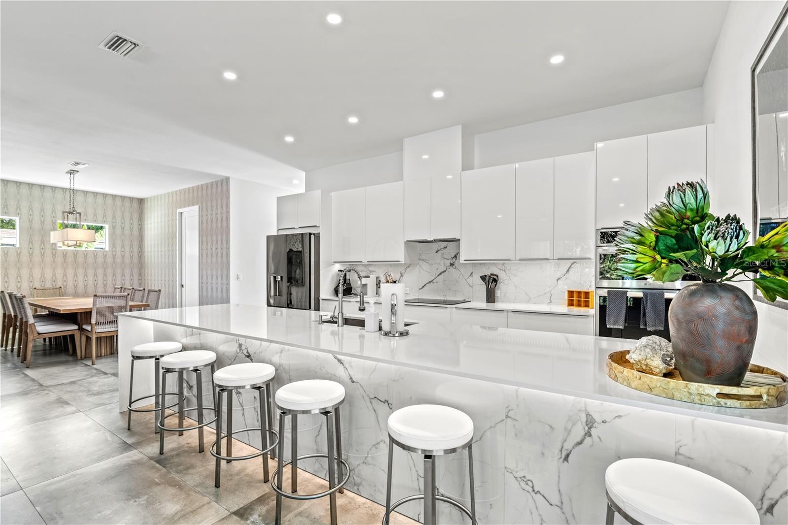 2327 Hillview, Sarasota, FL 34239