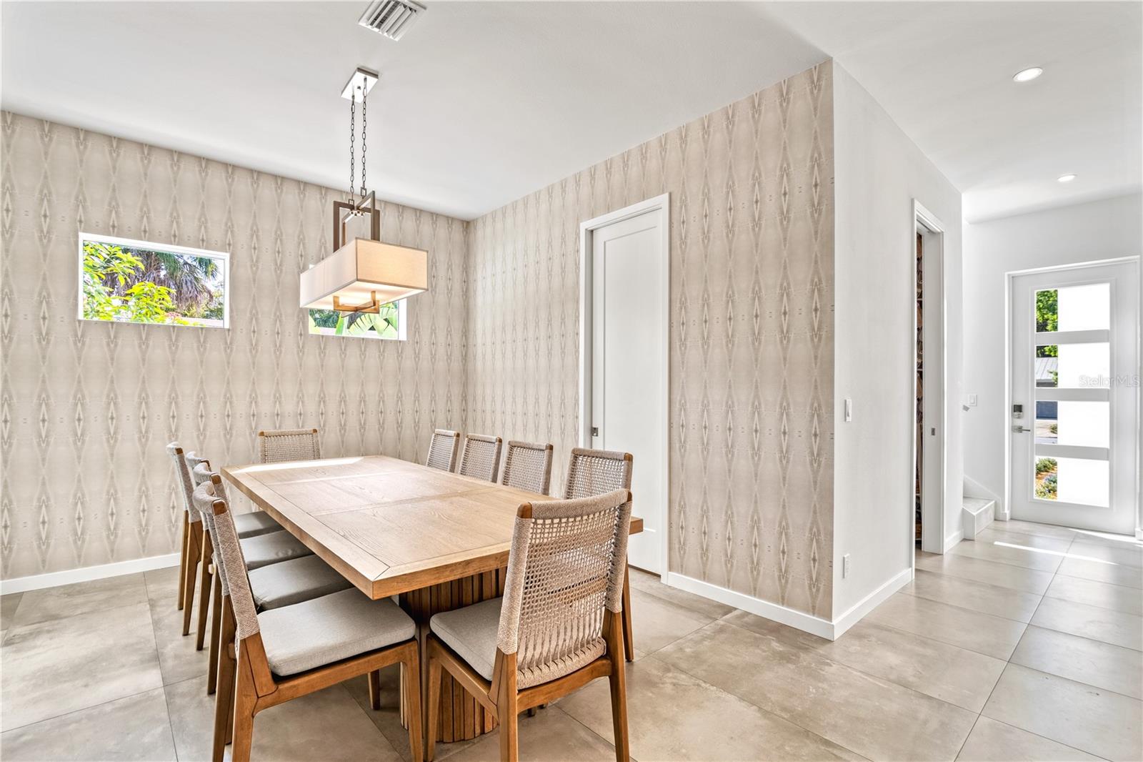 2327 Hillview, Sarasota, FL 34239