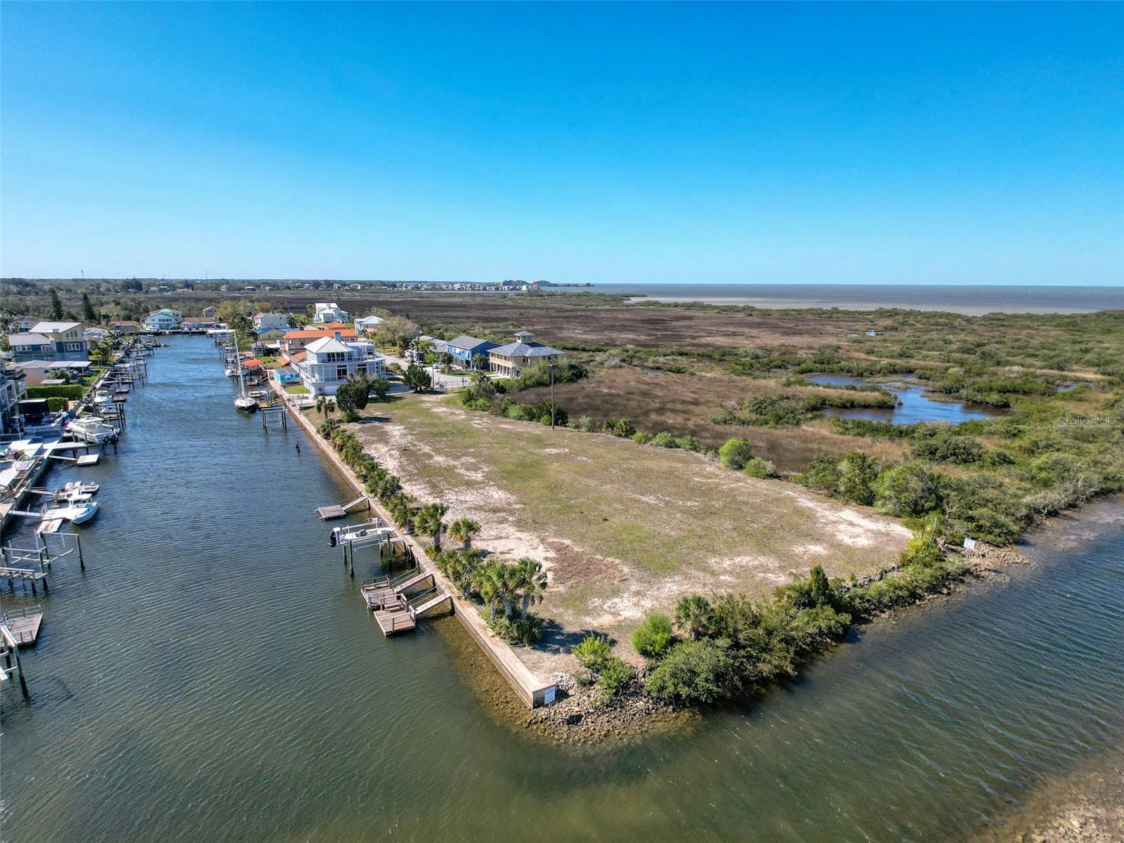 8437 Indies, Hudson, FL 34667