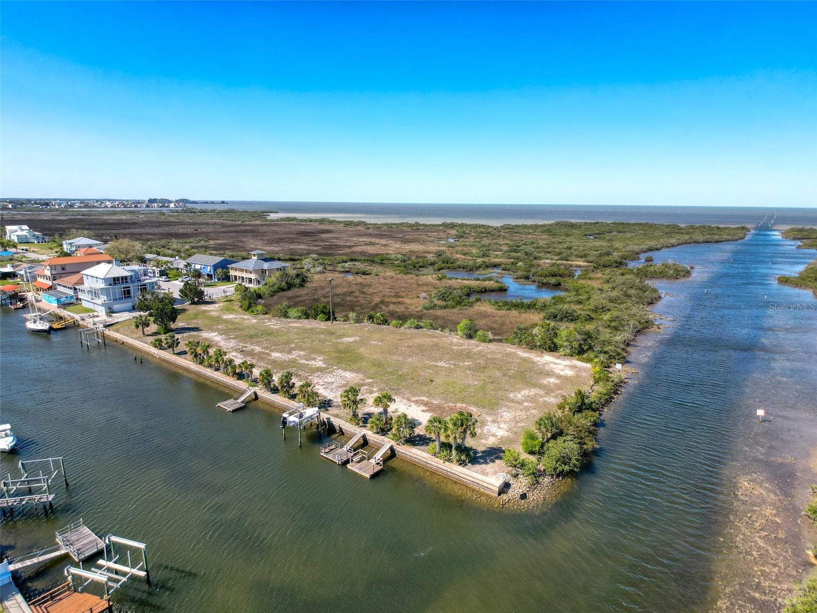 8437 Indies, Hudson, FL 34667