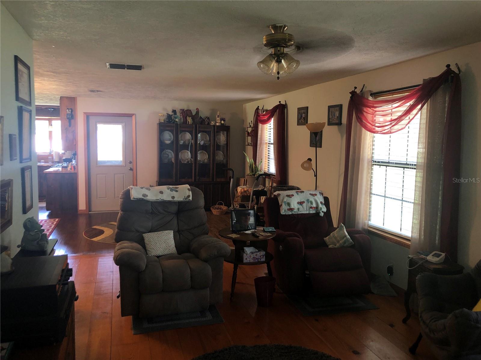 136 Commercial, Coleman, FL 33521