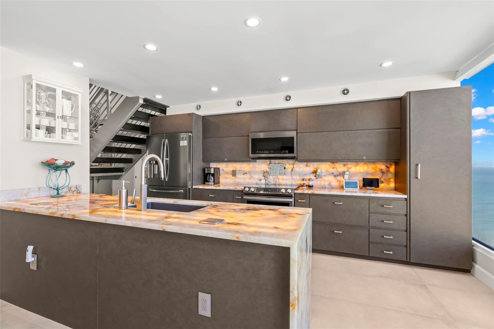 440 Gulfview Unit 1701, Clearwater Beach, FL 33767