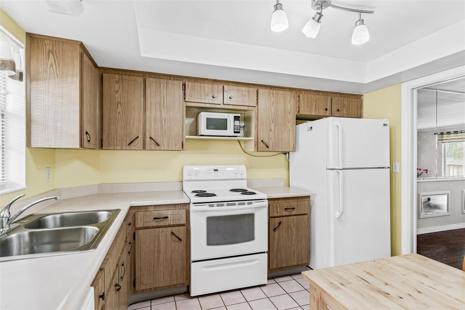 147 Bluff View Unit 206, Belleair Bluffs, FL 33770