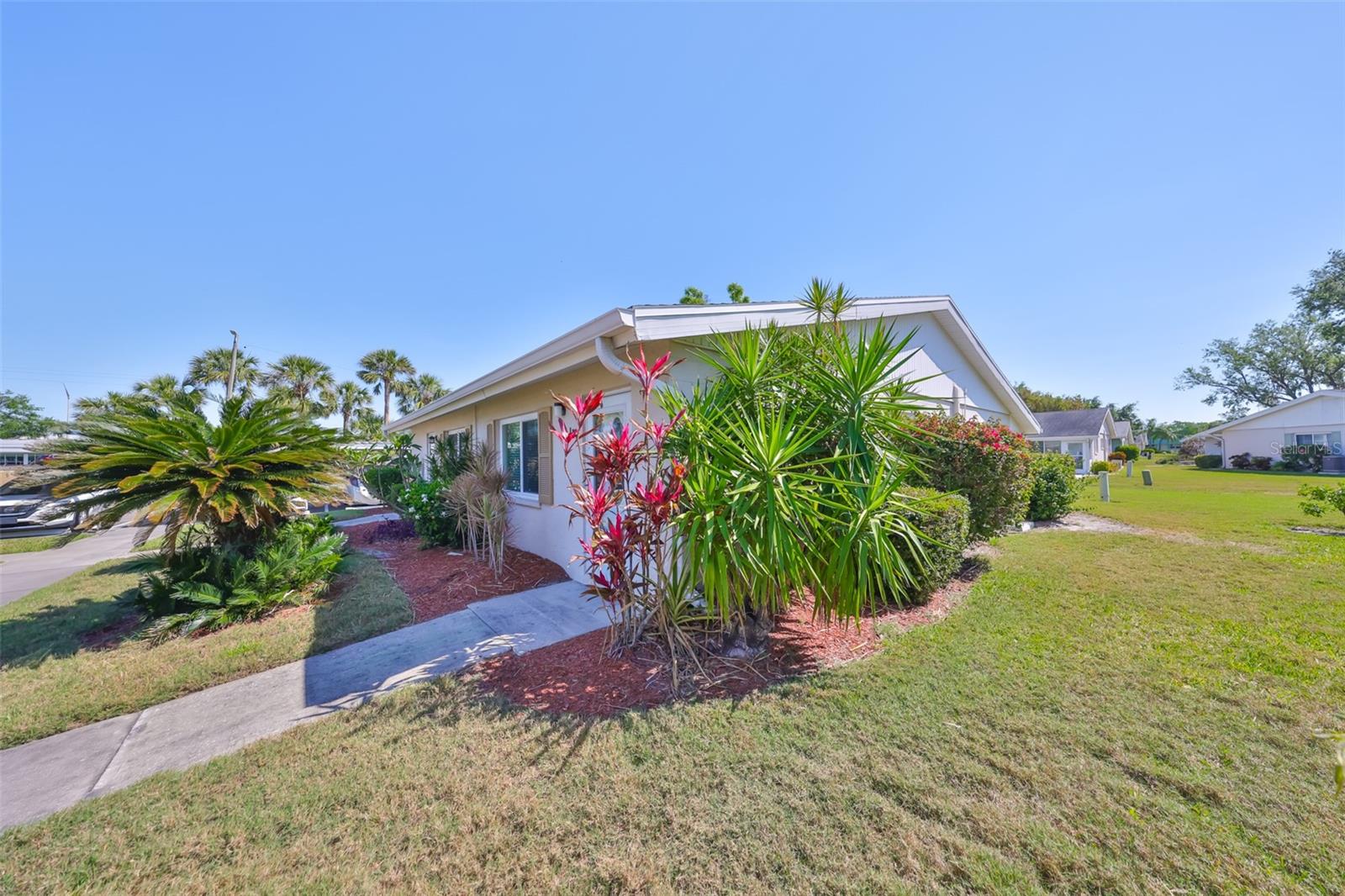 2202 Clubhouse Unit 174, Sun City Center, FL 33573