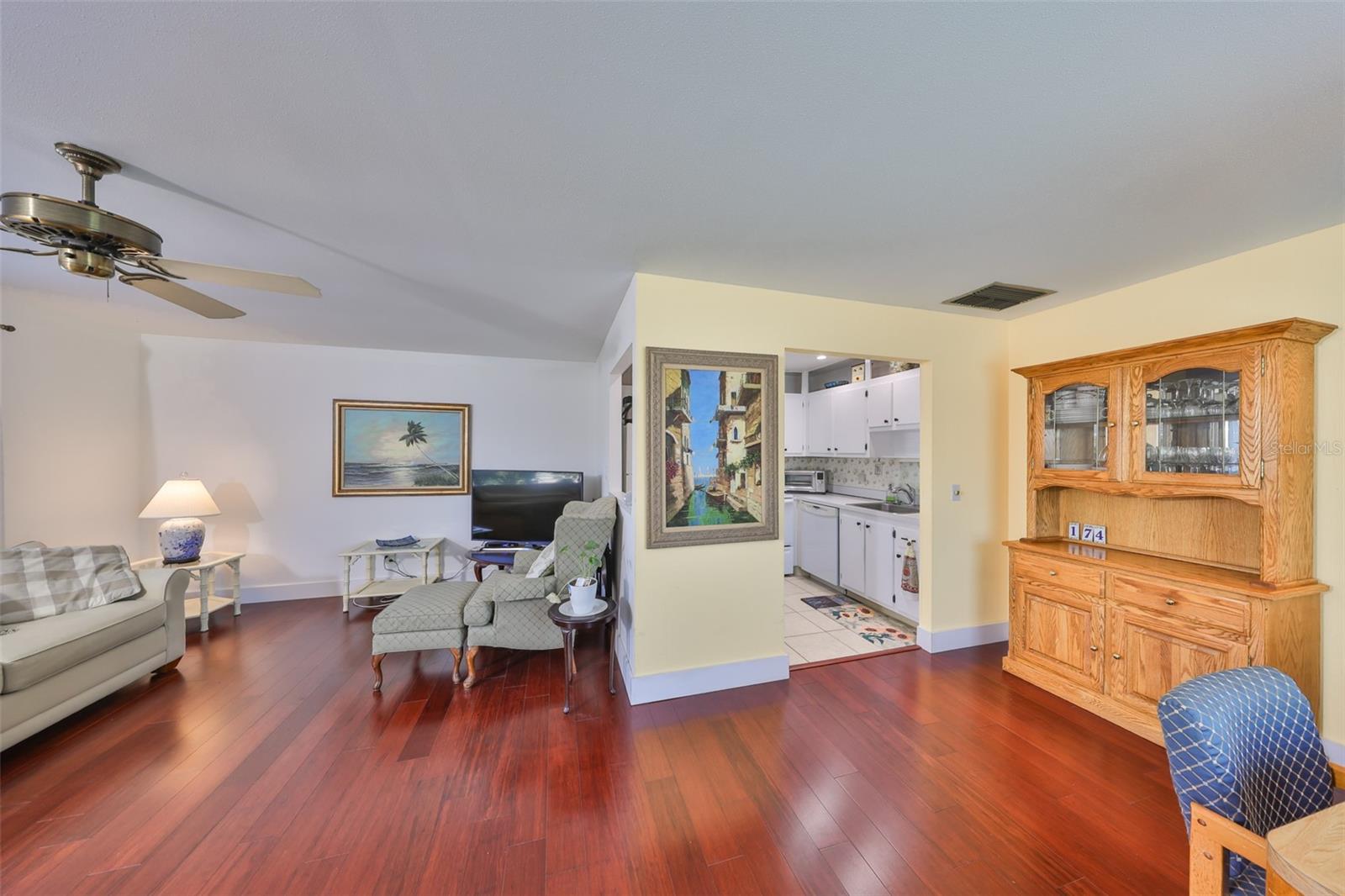 2202 Clubhouse Unit 174, Sun City Center, FL 33573