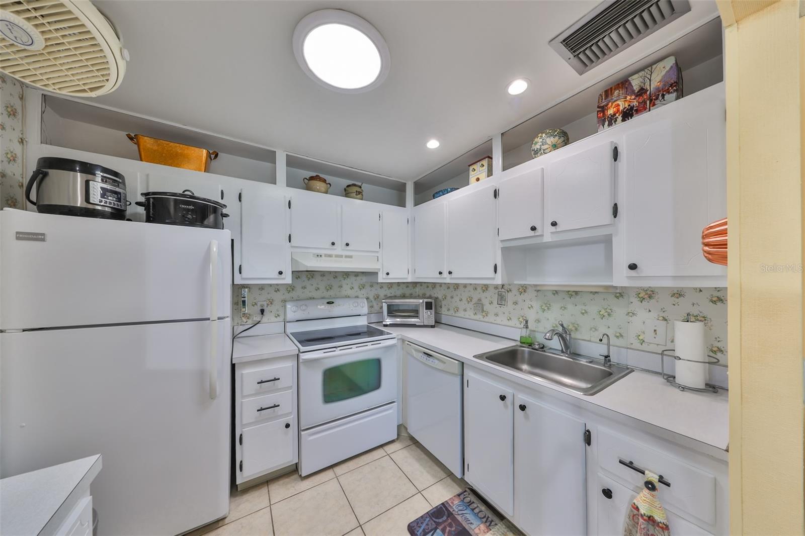 2202 Clubhouse Unit 174, Sun City Center, FL 33573