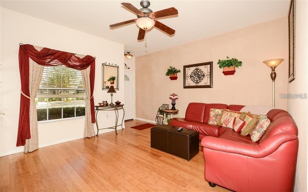 7685 Plantation Unit B, University Park, FL 34201
