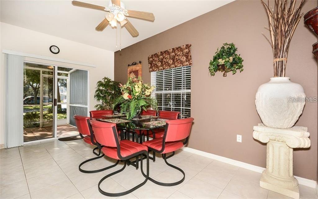 7685 Plantation Unit B, University Park, FL 34201