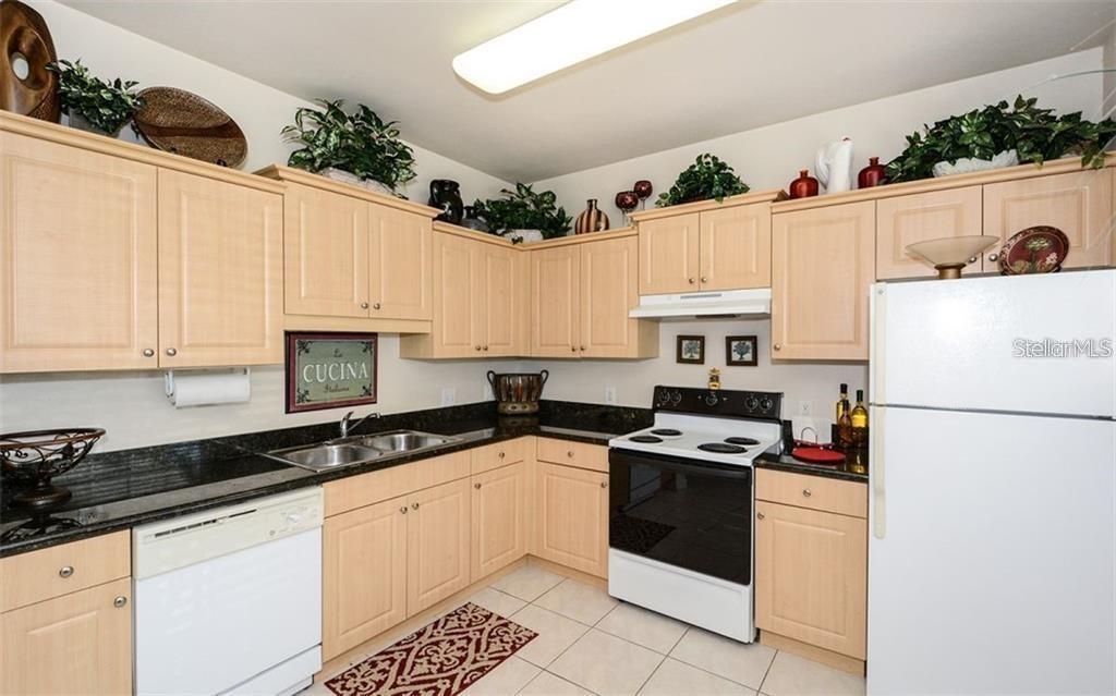 7685 Plantation Unit B, University Park, FL 34201
