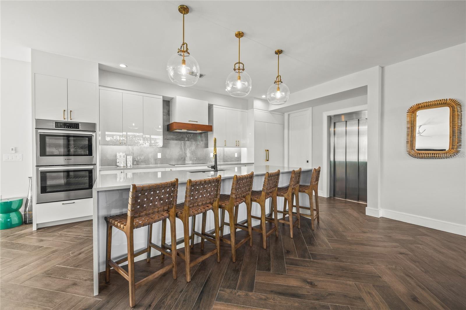135 Grant, Sarasota, FL 34236