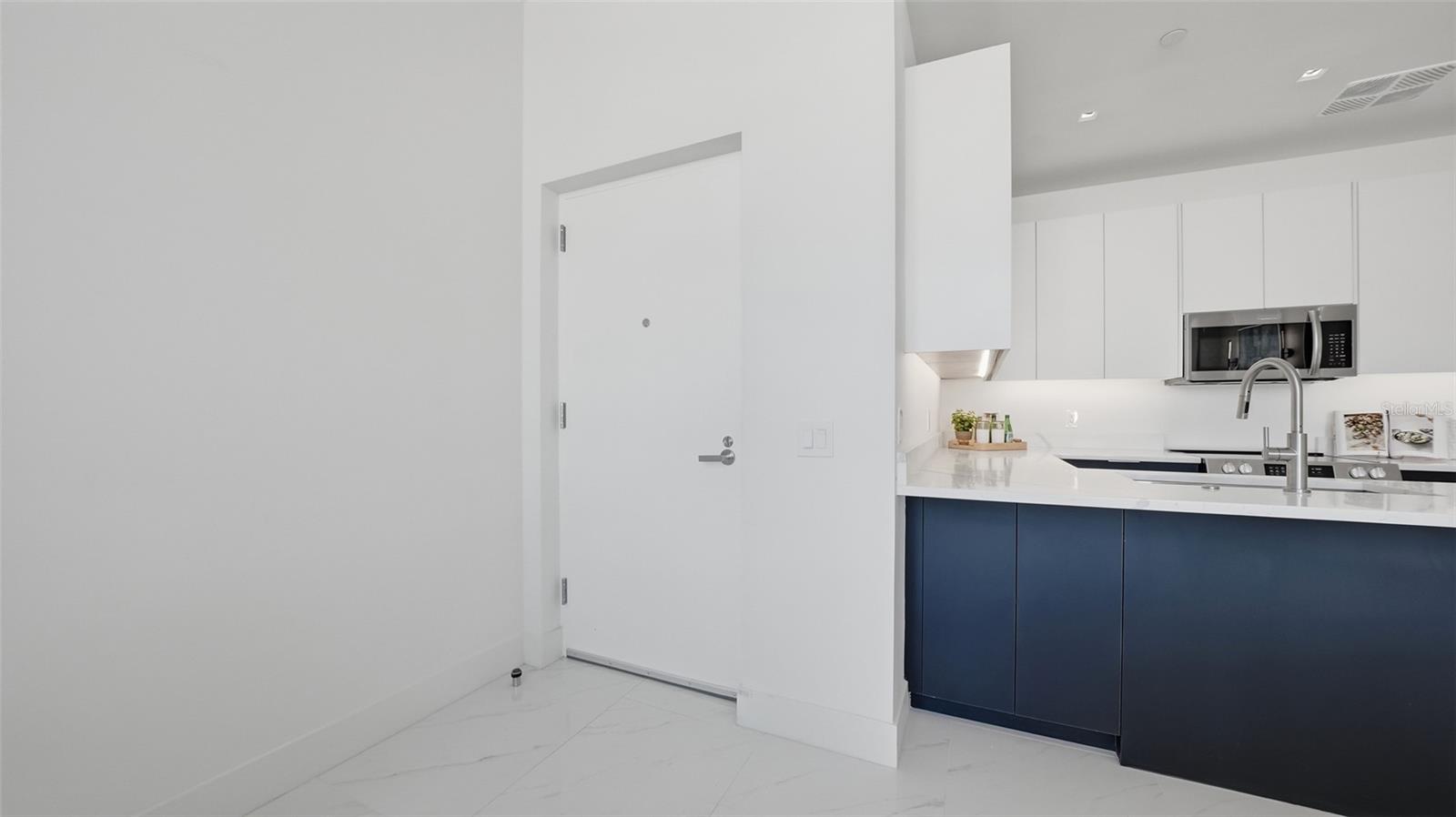 430 Kumquat Unit 202, Sarasota, FL 34236
