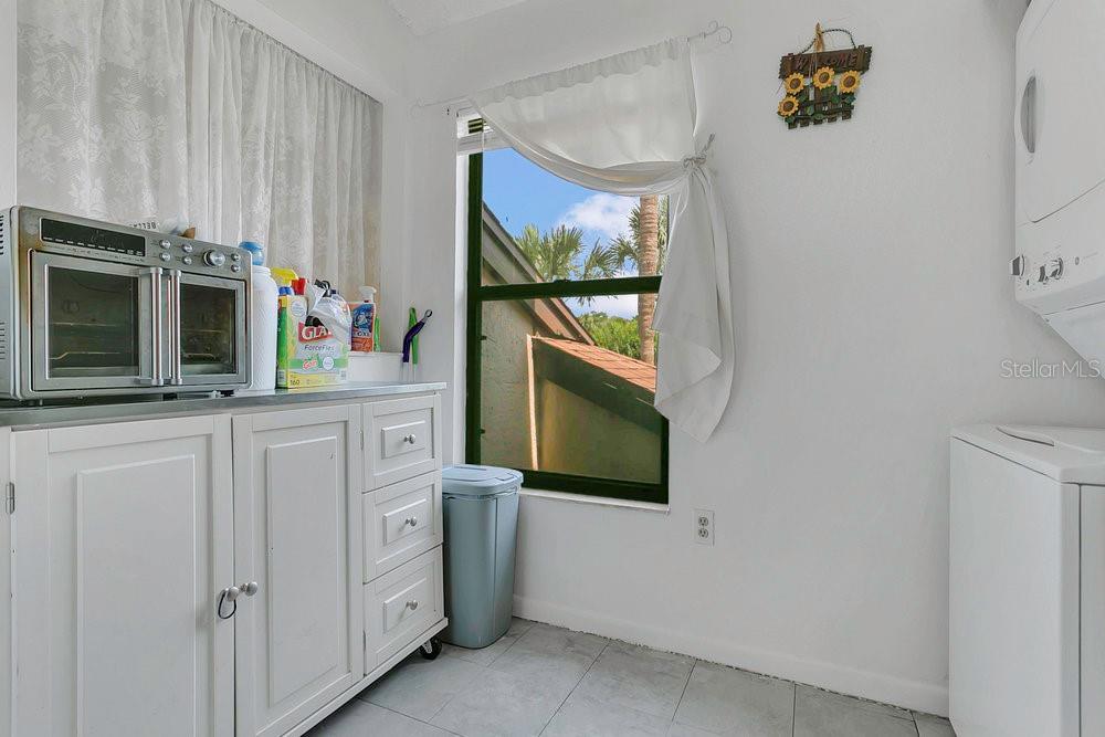 3106 Semoran Unit P-2, Orlando, FL 32822