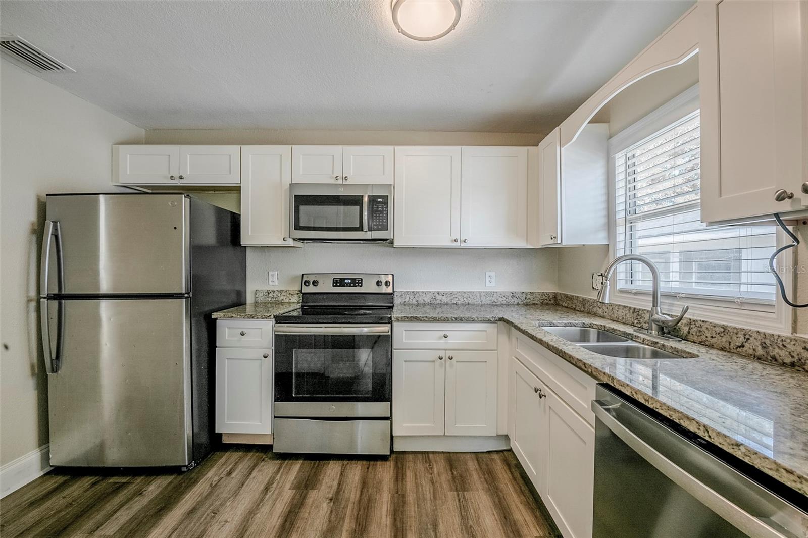 72 Campus View, Orlando, FL 32810
