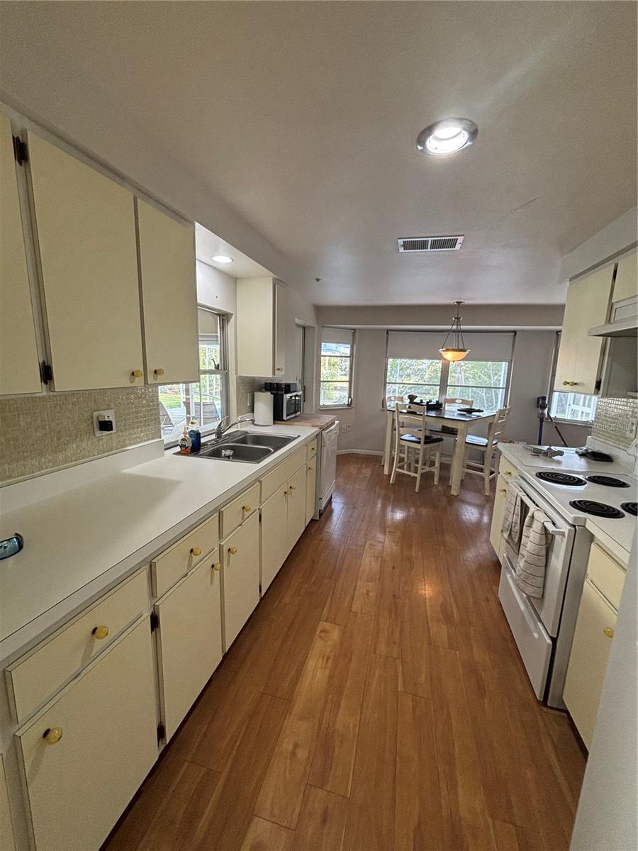4411 Dolphin, Palmetto, FL 34221