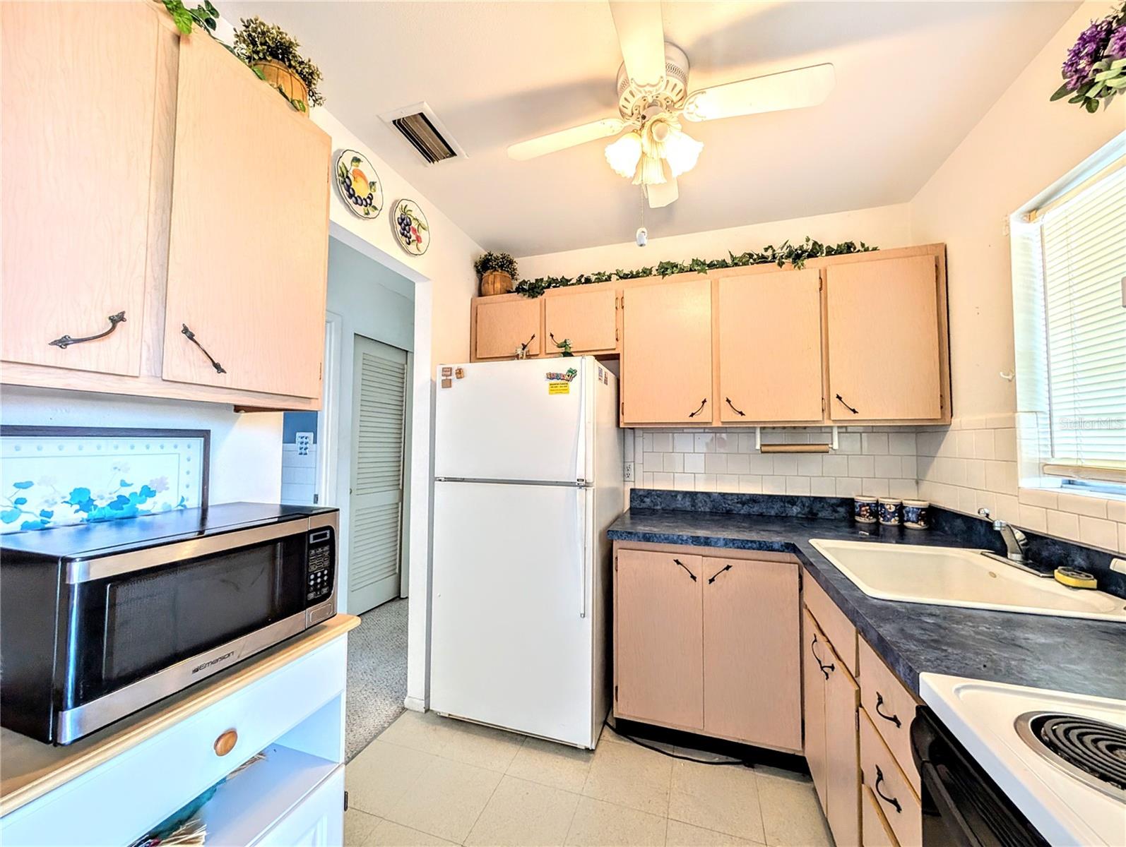 5951 Todd Unit D37, Bradenton, FL 34207