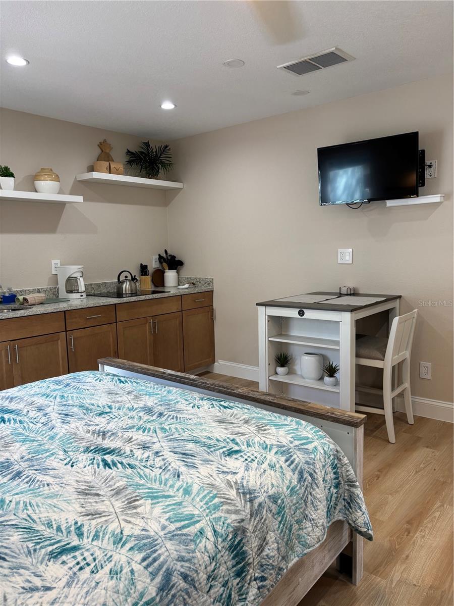 170 Roosevelt Unit 5, Sarasota, FL 34236
