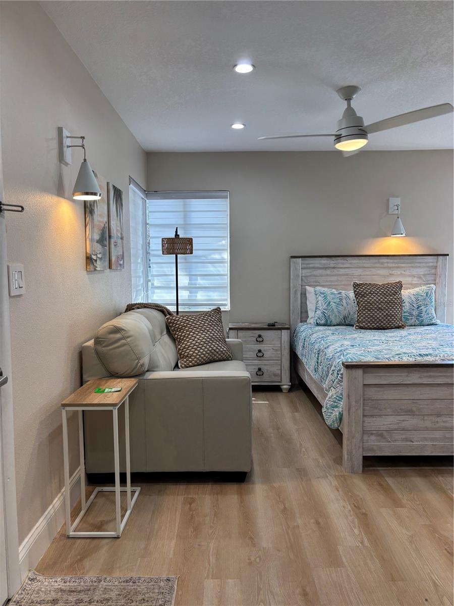170 Roosevelt Unit 5, Sarasota, FL 34236