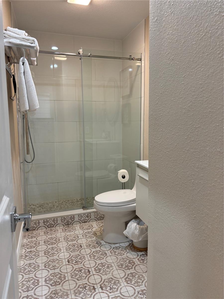 170 Roosevelt Unit 5, Sarasota, FL 34236