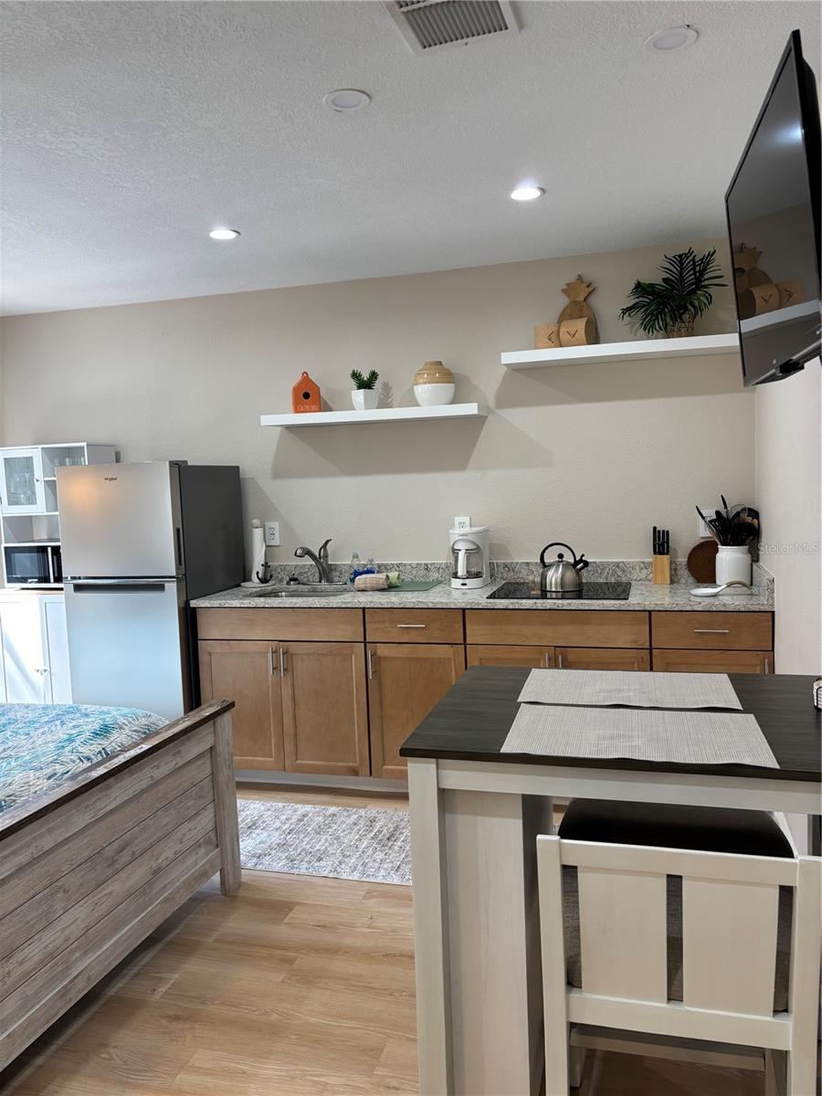 170 Roosevelt Unit 5, Sarasota, FL 34236
