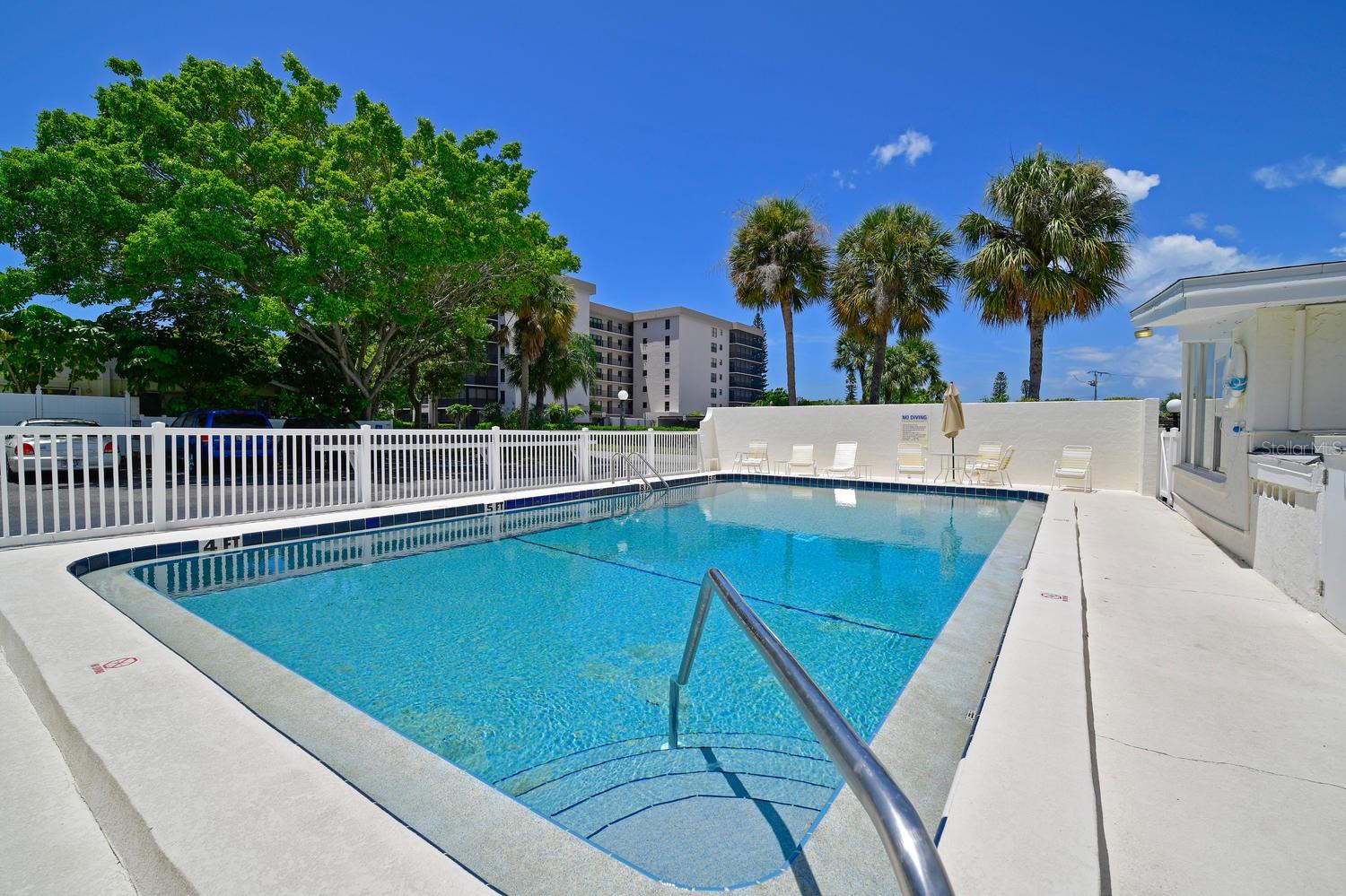170 Roosevelt Unit 5, Sarasota, FL 34236