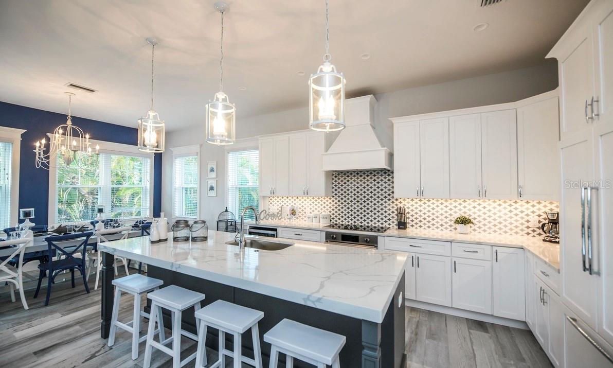 212 72nd, Holmes Beach, FL 34217