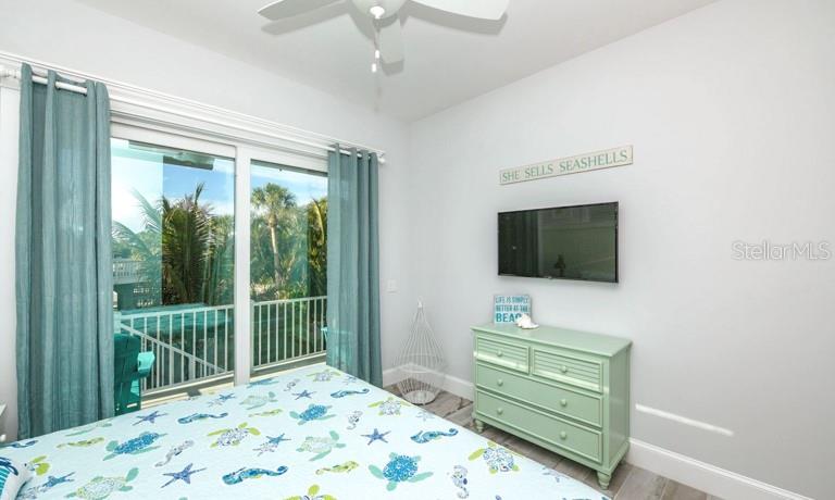 212 72nd, Holmes Beach, FL 34217