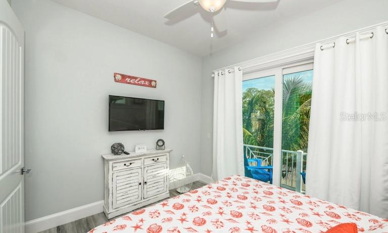 212 72nd, Holmes Beach, FL 34217