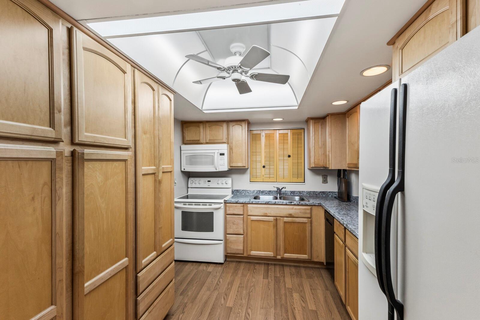 4015 Lake Bayshore Unit 108, Bradenton, FL 34205