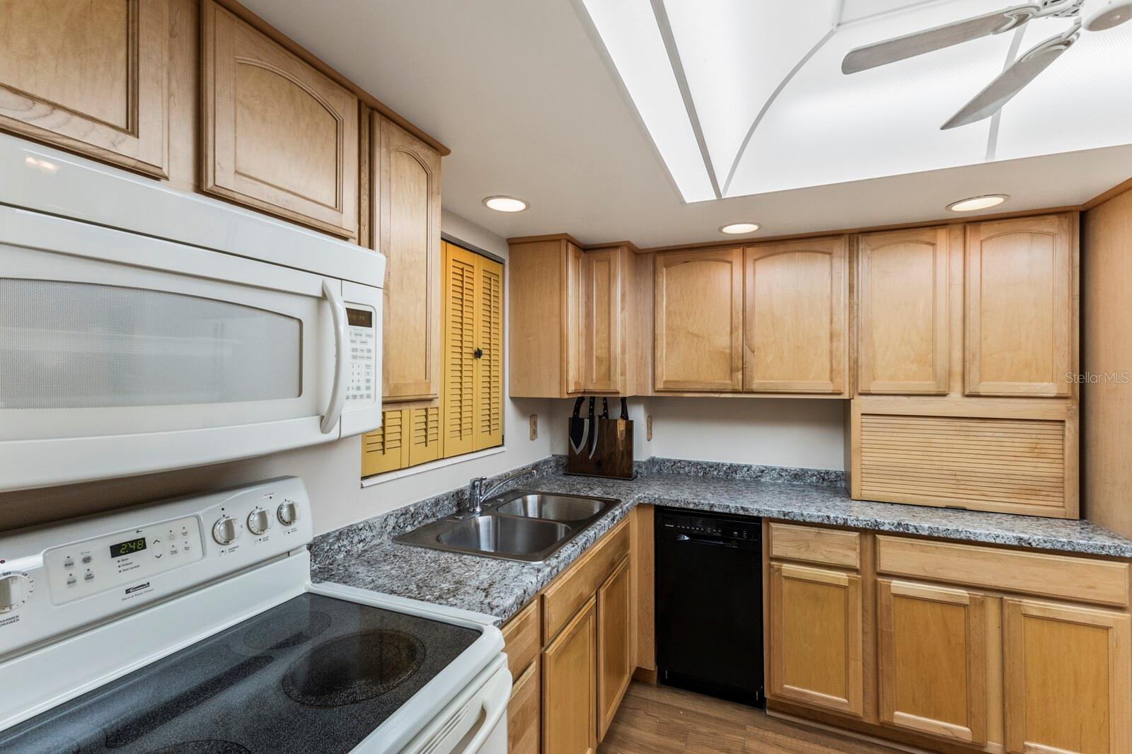 4015 Lake Bayshore Unit 108, Bradenton, FL 34205