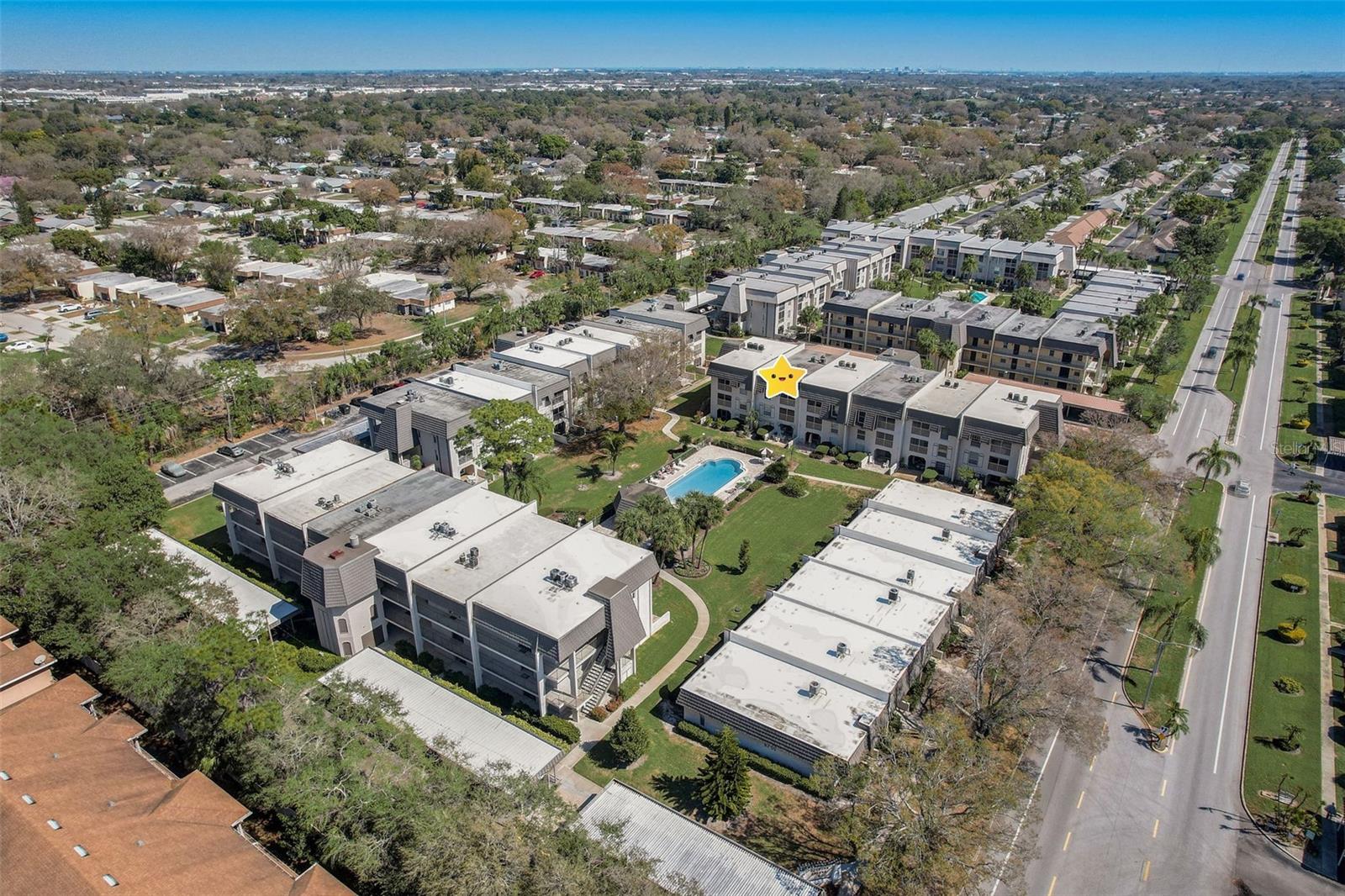 8703 Bardmoor Unit 305, Seminole, FL 33777
