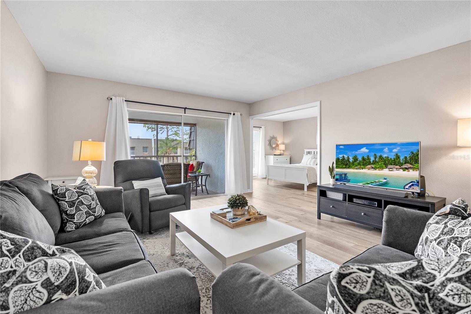 8703 Bardmoor Unit 305, Seminole, FL 33777