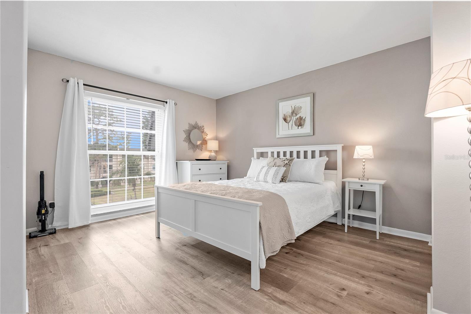 8703 Bardmoor Unit 305, Seminole, FL 33777